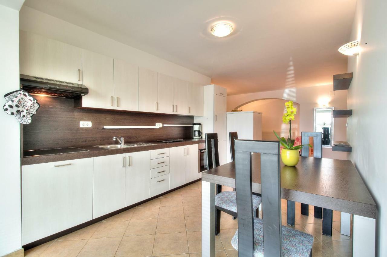 Apartment Katarina Crveni Vrh Ngoại thất bức ảnh
