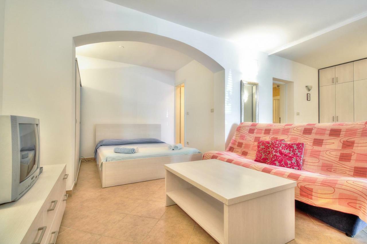 Apartment Katarina Crveni Vrh Ngoại thất bức ảnh
