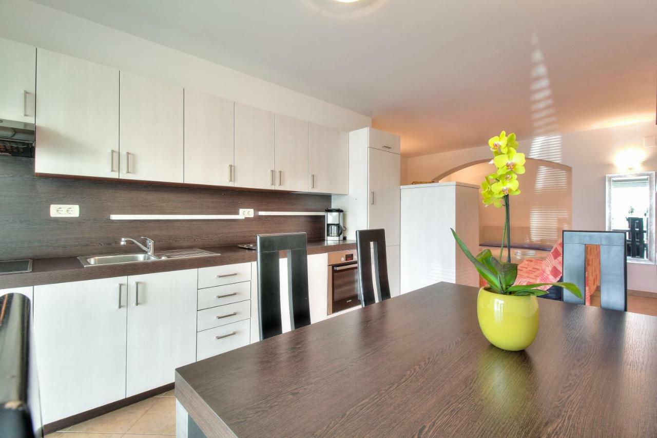 Apartment Katarina Crveni Vrh Ngoại thất bức ảnh