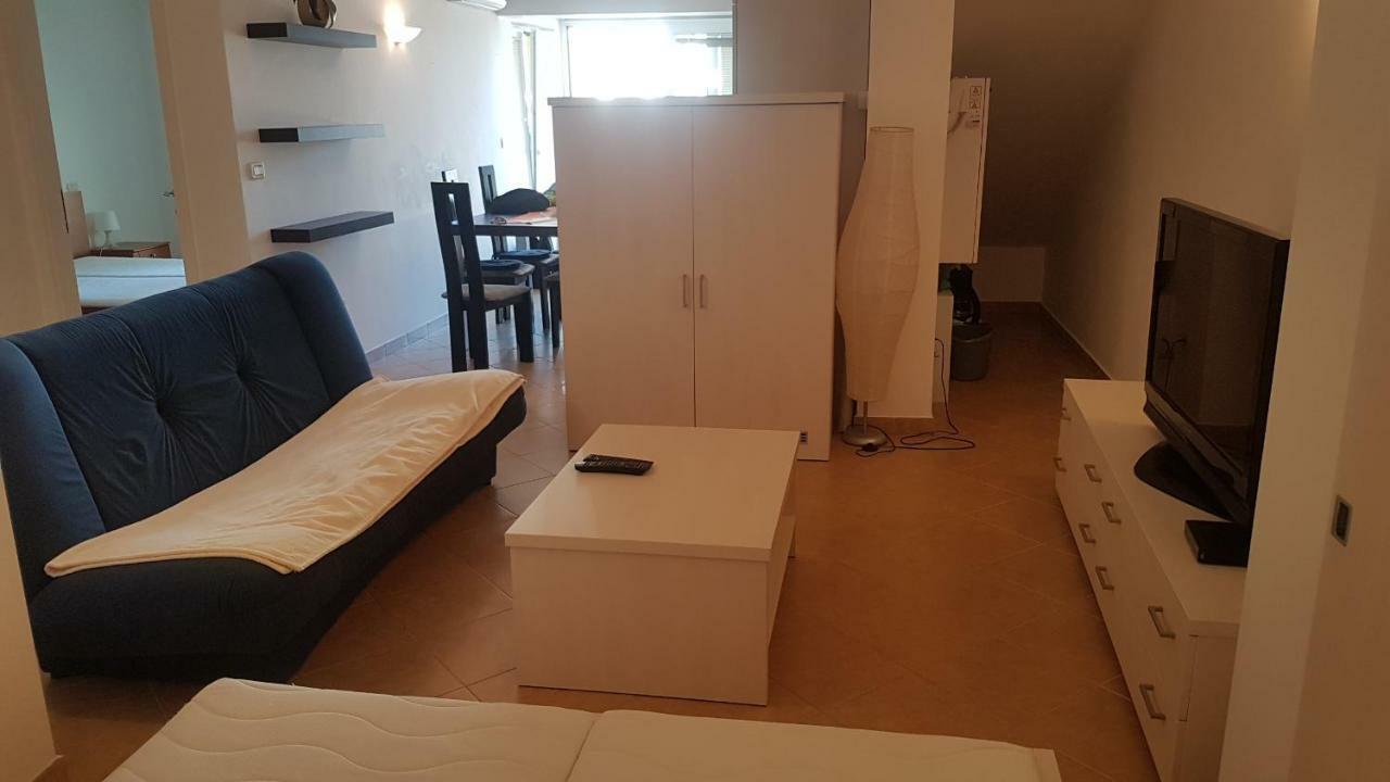 Apartment Katarina Crveni Vrh Ngoại thất bức ảnh